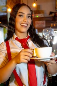 Barista_enseñando_café